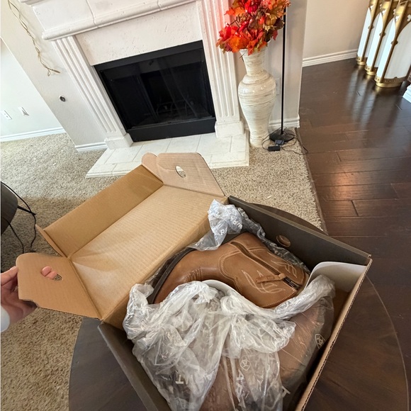 Ariat Women's Darlin Western Leather Upper Fashion Boot Size 7 - Picture 3 of 6